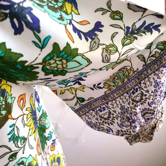 - Fig & Flower • Peasant Top Blouse • Floral Print • Botanical • Large - Picture 3 of 6